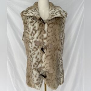 Coldwater Creek Faux Fur Leopard Print Vest in Cream/Brown size medium